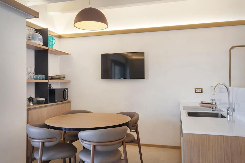 Villa Divina-Apt Armonia-Con Piscina E Vista Lago Кастелето ди Бренцоне Екстериор снимка
