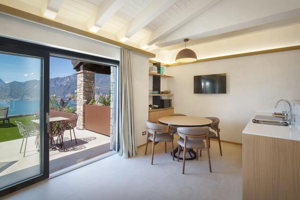 Villa Divina-Apt Armonia-Con Piscina E Vista Lago Кастелето ди Бренцоне Екстериор снимка